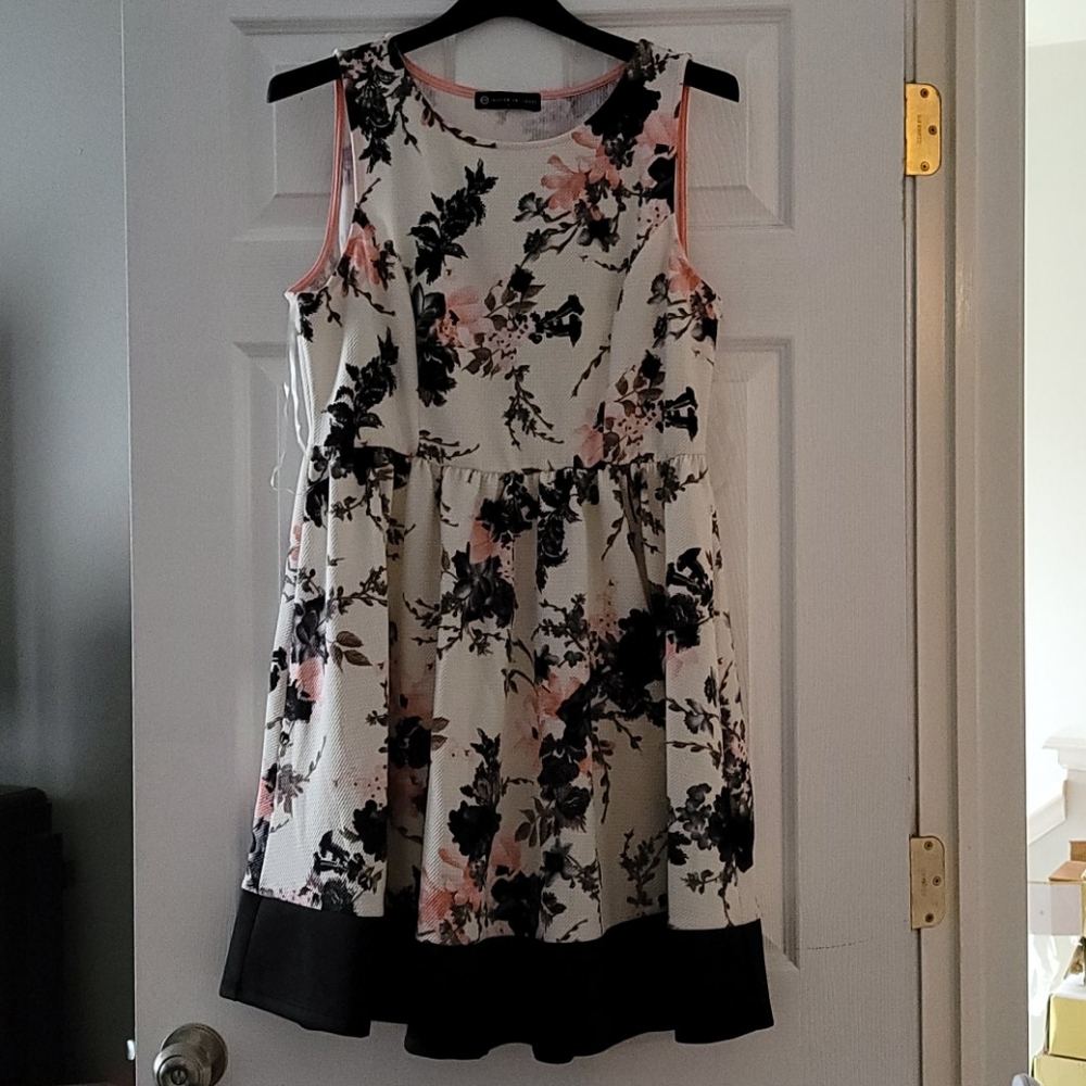 Sleevless dress